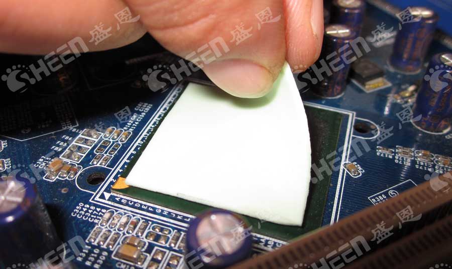 無硅導熱墊片.jpg 無硅導熱墊片.jpg